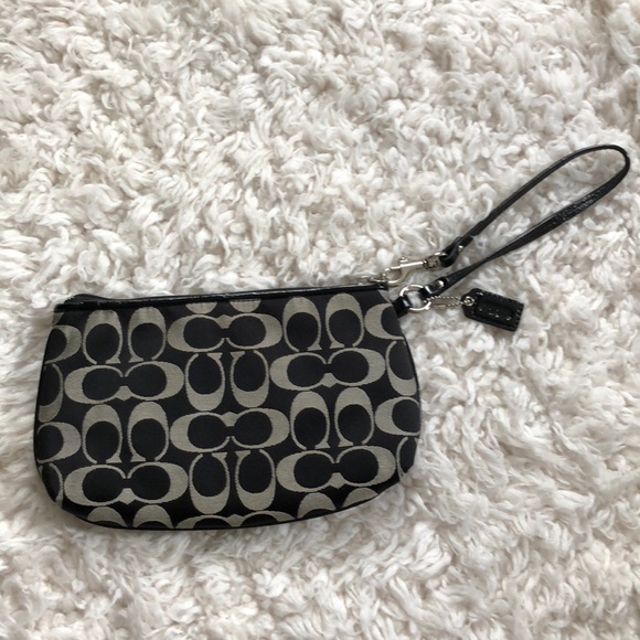 Coach (Original Coach Pattern) Clutch/Wristlet - Picture 2 of 4